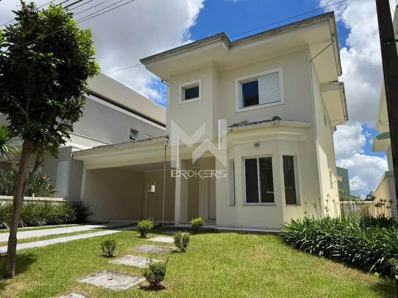 Casa em Condomínio à venda no Condomínio Jardim das Palmeiras: Fachada