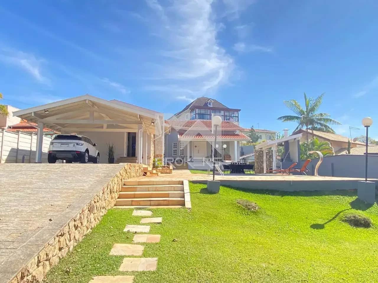 Casa em Condomínio à venda no Vista Alegre: fachada