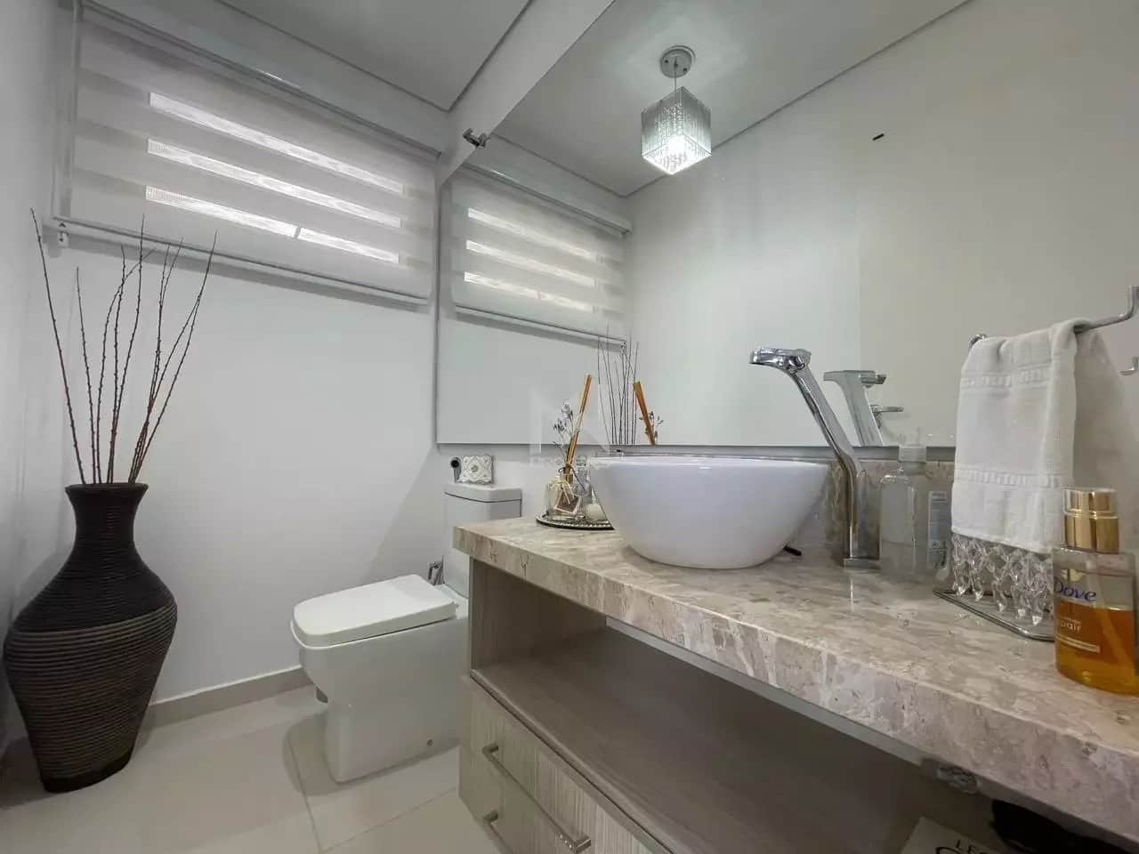 Casa em Condomínio à venda no Bosque: lavabo