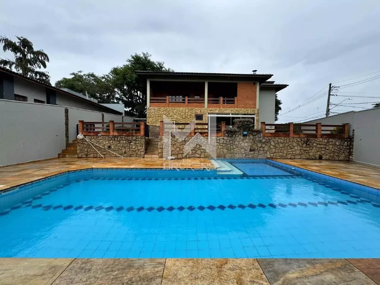Casa em Condomínio para aluguel no Vista Alegre: fundos
