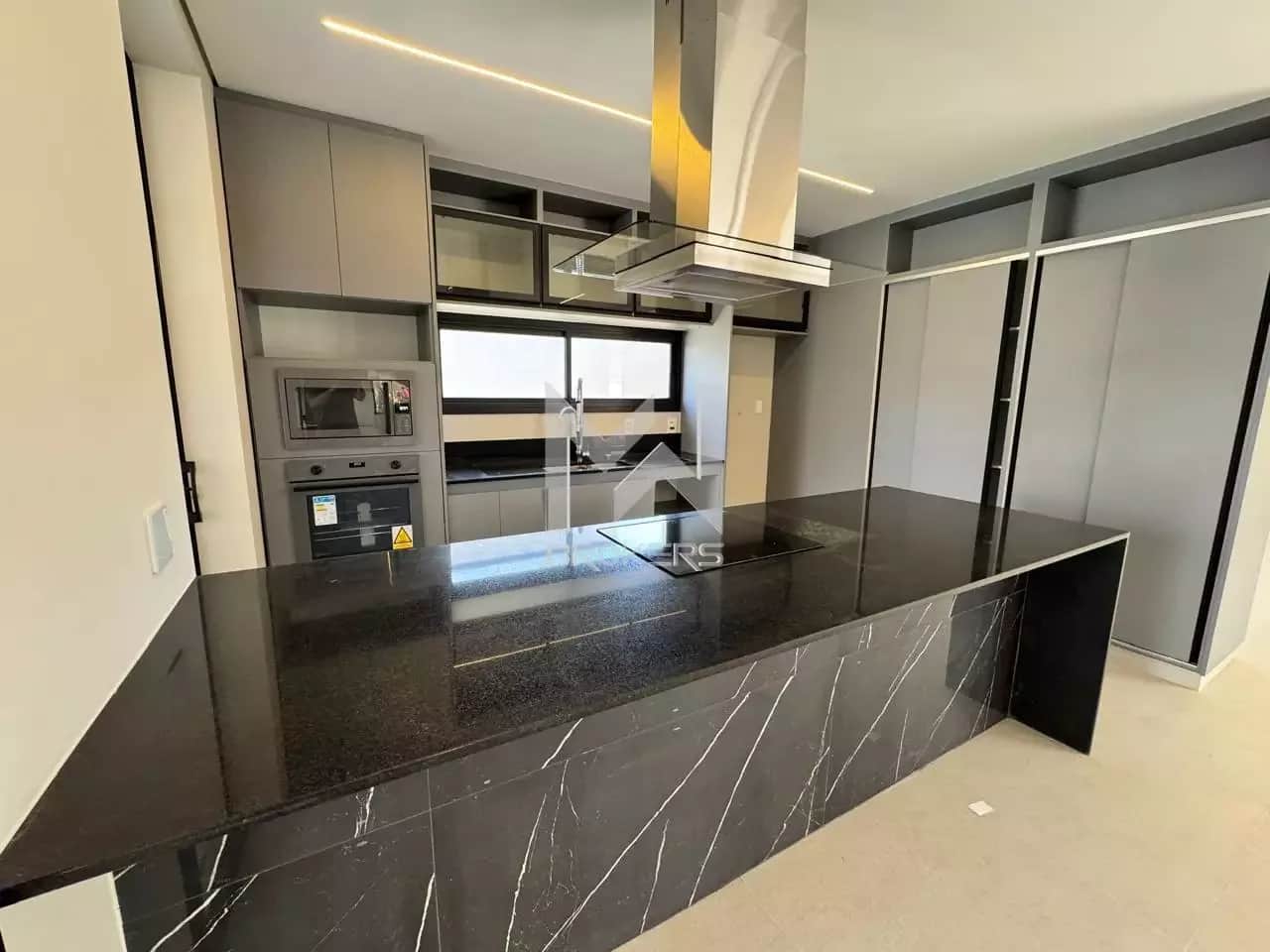 Casa em Condomínio à venda no Santa Cândida: cozinha