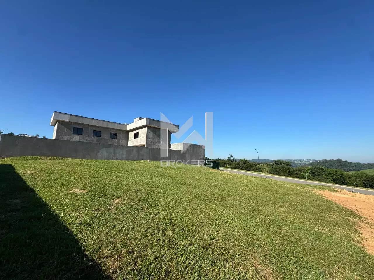 Terreno à venda no Santa Cândida: Vista Fundo Esquerda