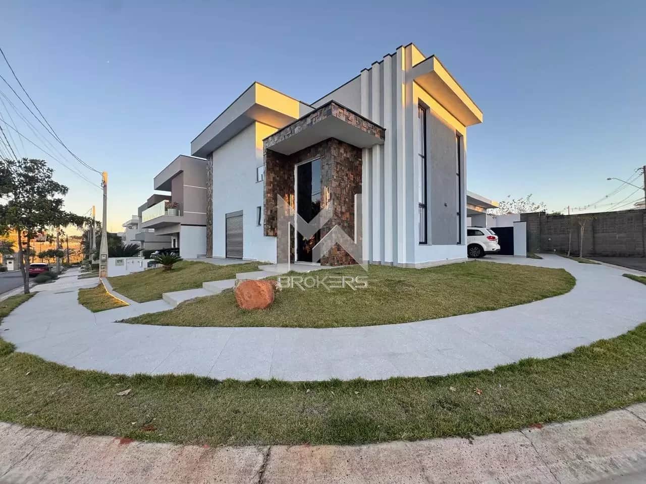 Casa em Condomínio à venda no Swiss Park: Fachada