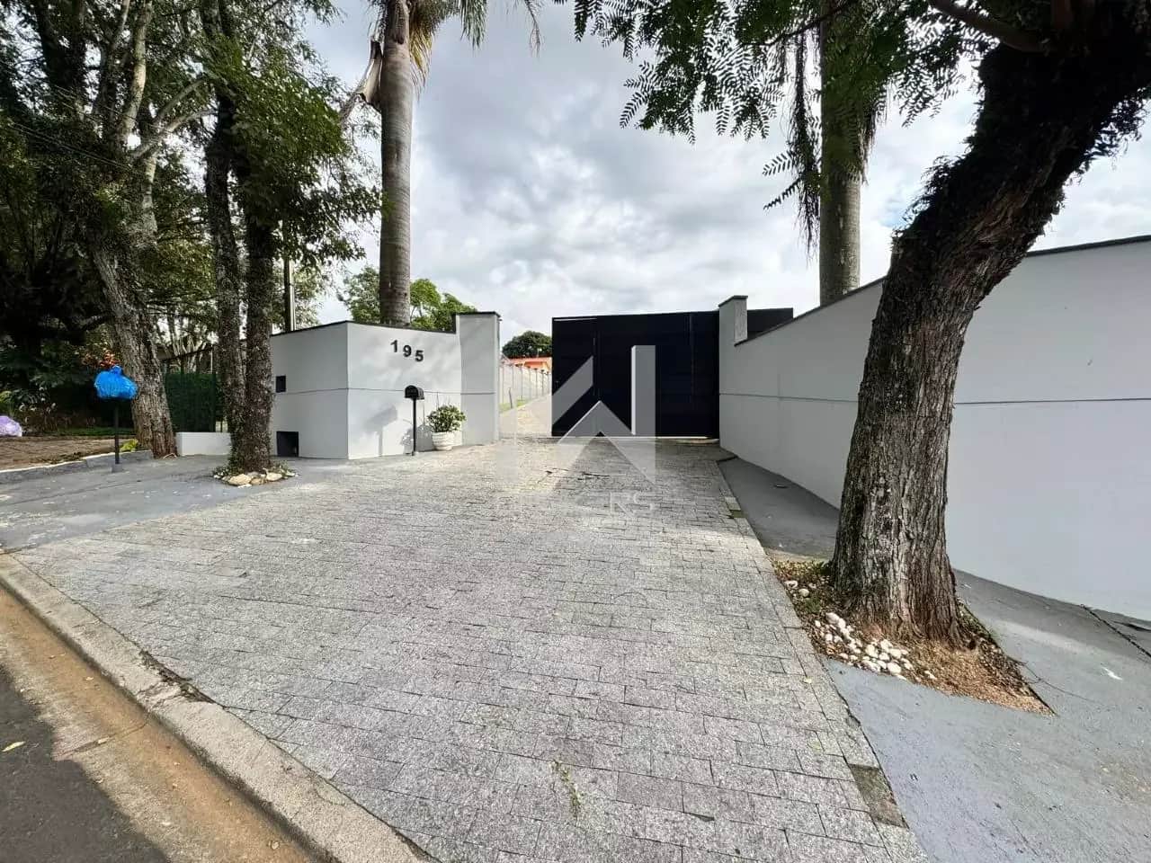 Casa em Condomínio à venda no Vista Alegre: fachada