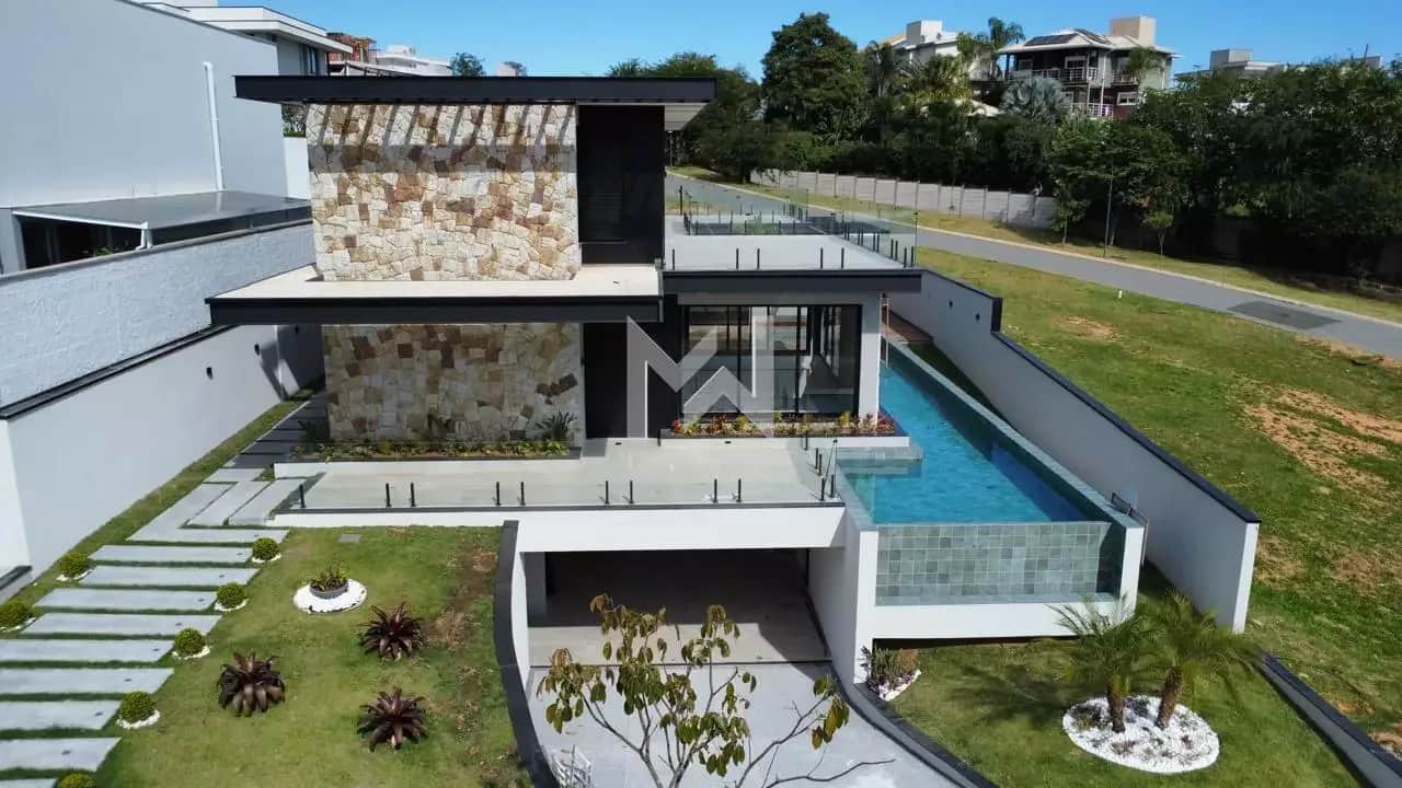 Casa em Condomínio à venda no Santa Cândida: 