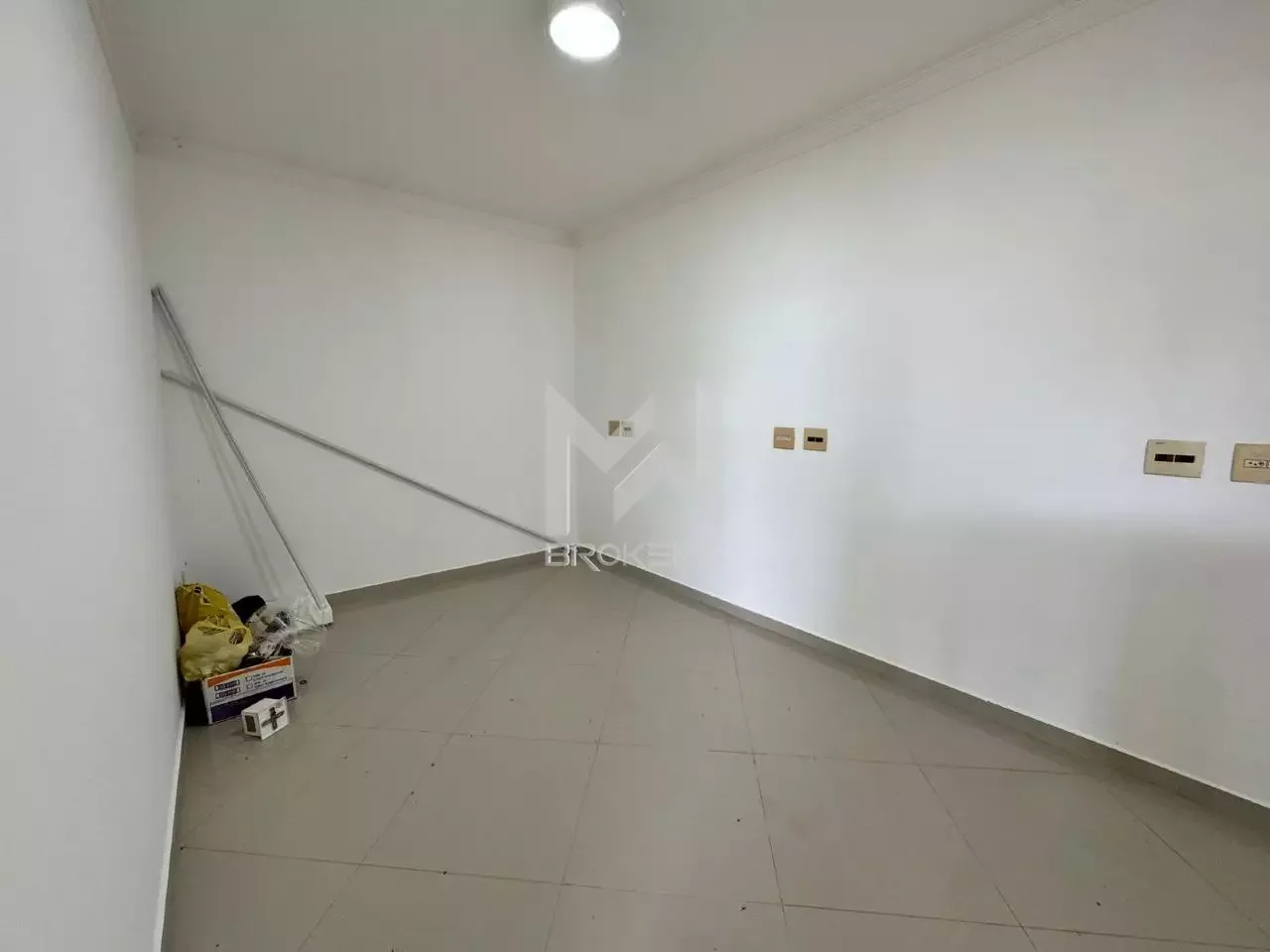 Casa em Condomínio para aluguel no Vista Alegre: escritório