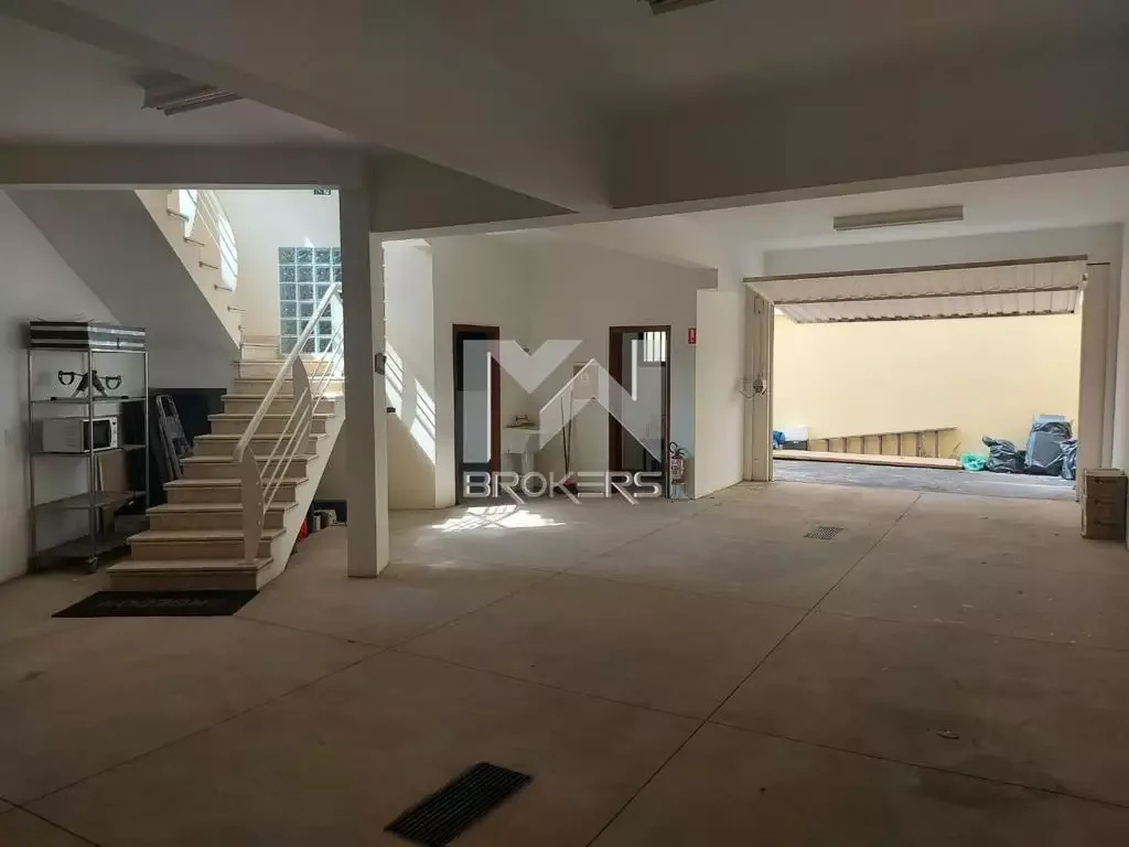 Prédio à venda no Centro: subsolo