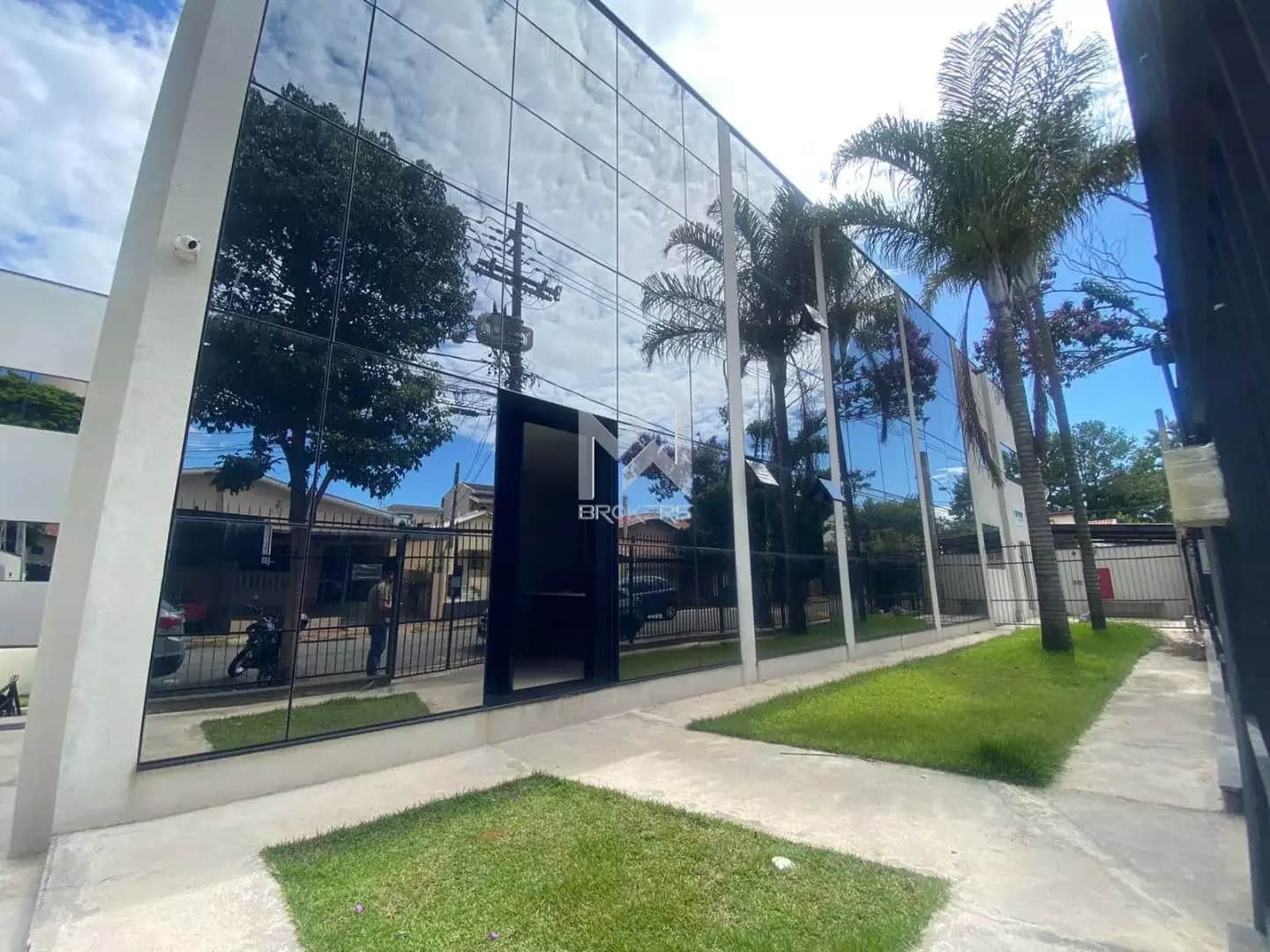Prédio para aluguel no Vila São Sebastião: fachada do prédio