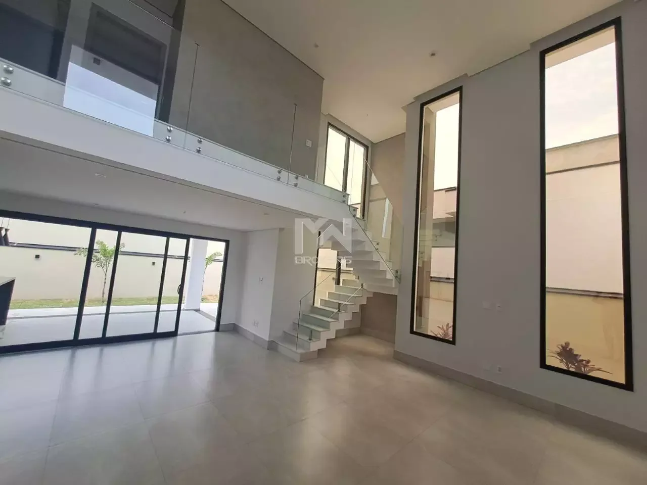 Casa em Condomínio à venda no Roncáglia: salas