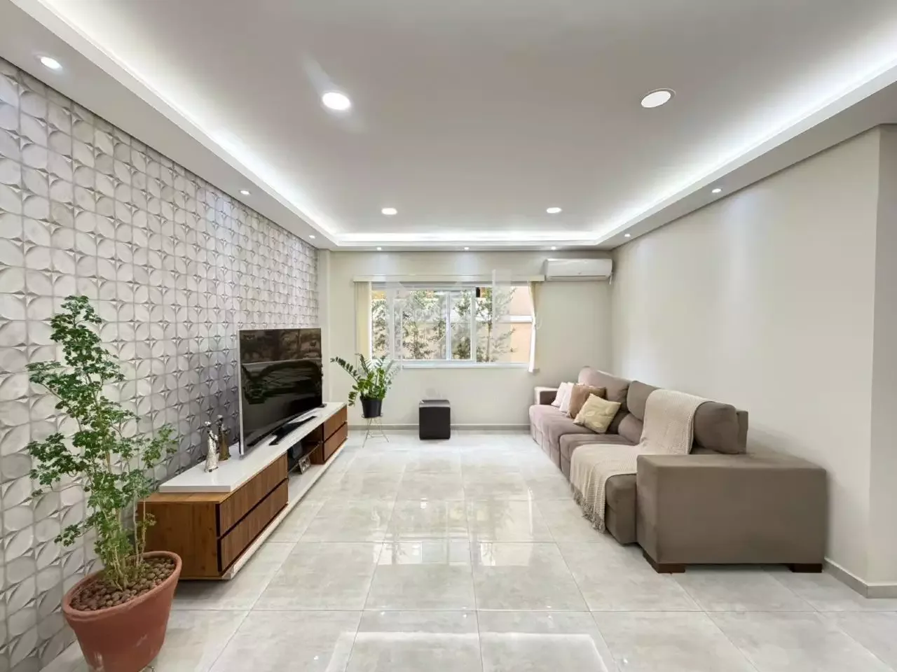 Casa em Condomínio à venda no Swiss Park: sala de TV