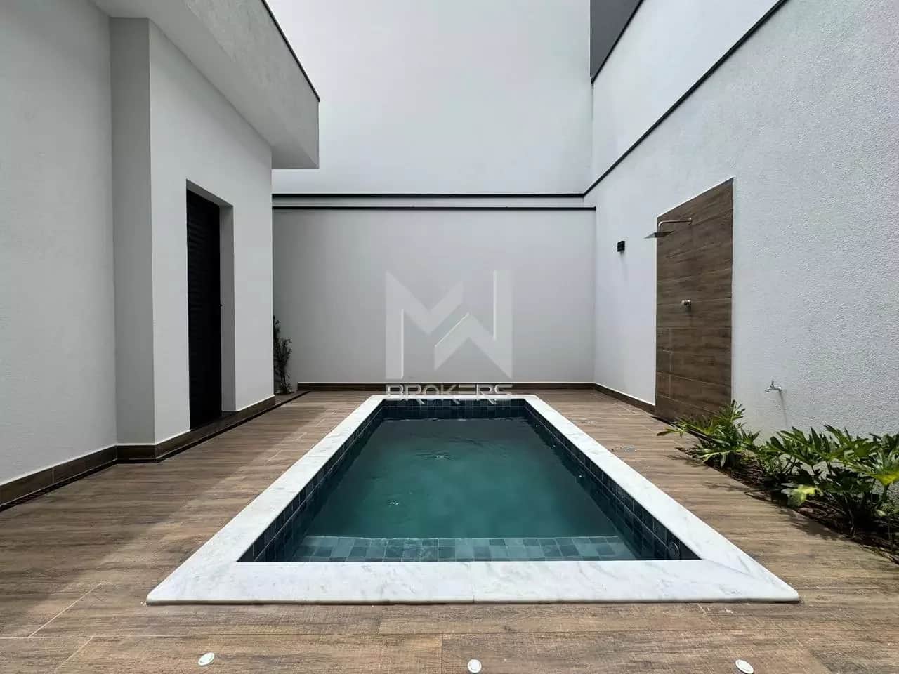 Casa em Condomínio à venda no Roncáglia: piscina