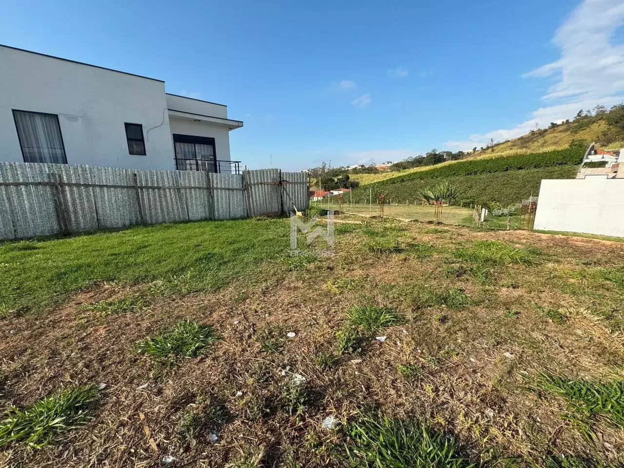 Terreno à venda no Roncáglia: vista fundo terreno