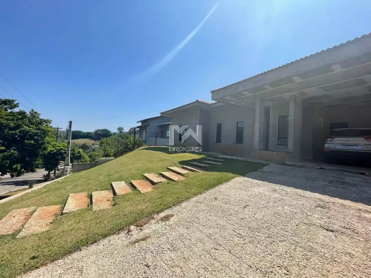 Casa em Condomínio à venda no Condomínio Jardim Primavera: frente casa