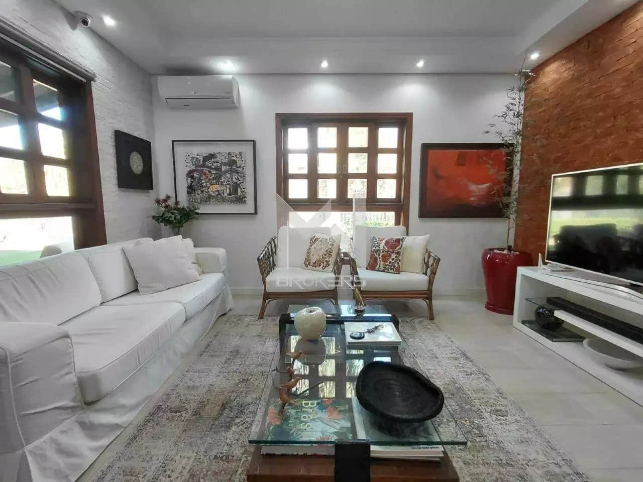 Casa à venda no Recanto das Canjaranas: Sala de TV