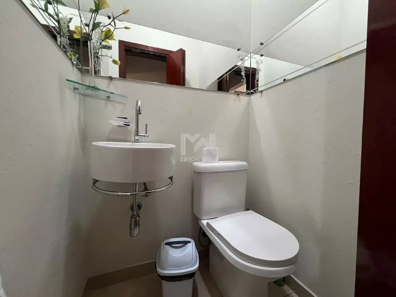 Casa em Condomínio à venda no Bosque: lavabo
