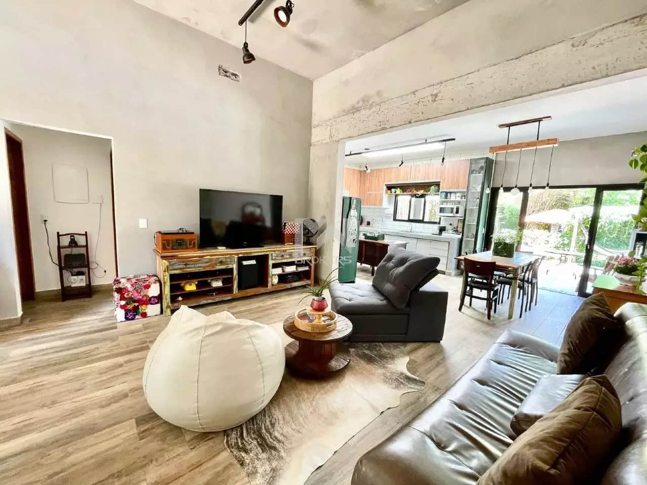 Casa em Condomínio à venda no Condomínio Chácaras do Lago: Sala