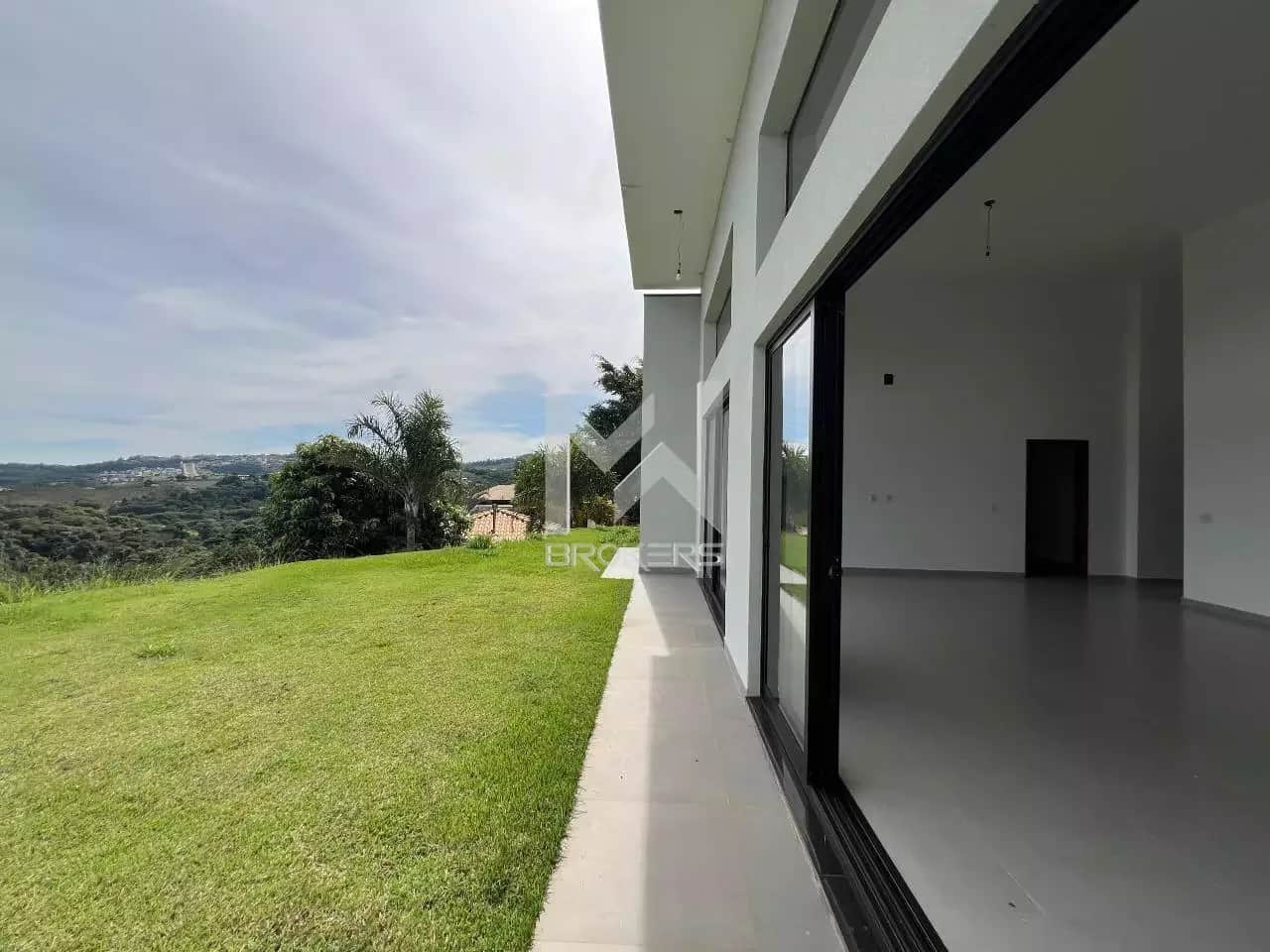 Casa em Condomínio à venda no Condomínio Jardim Primavera: vista sala