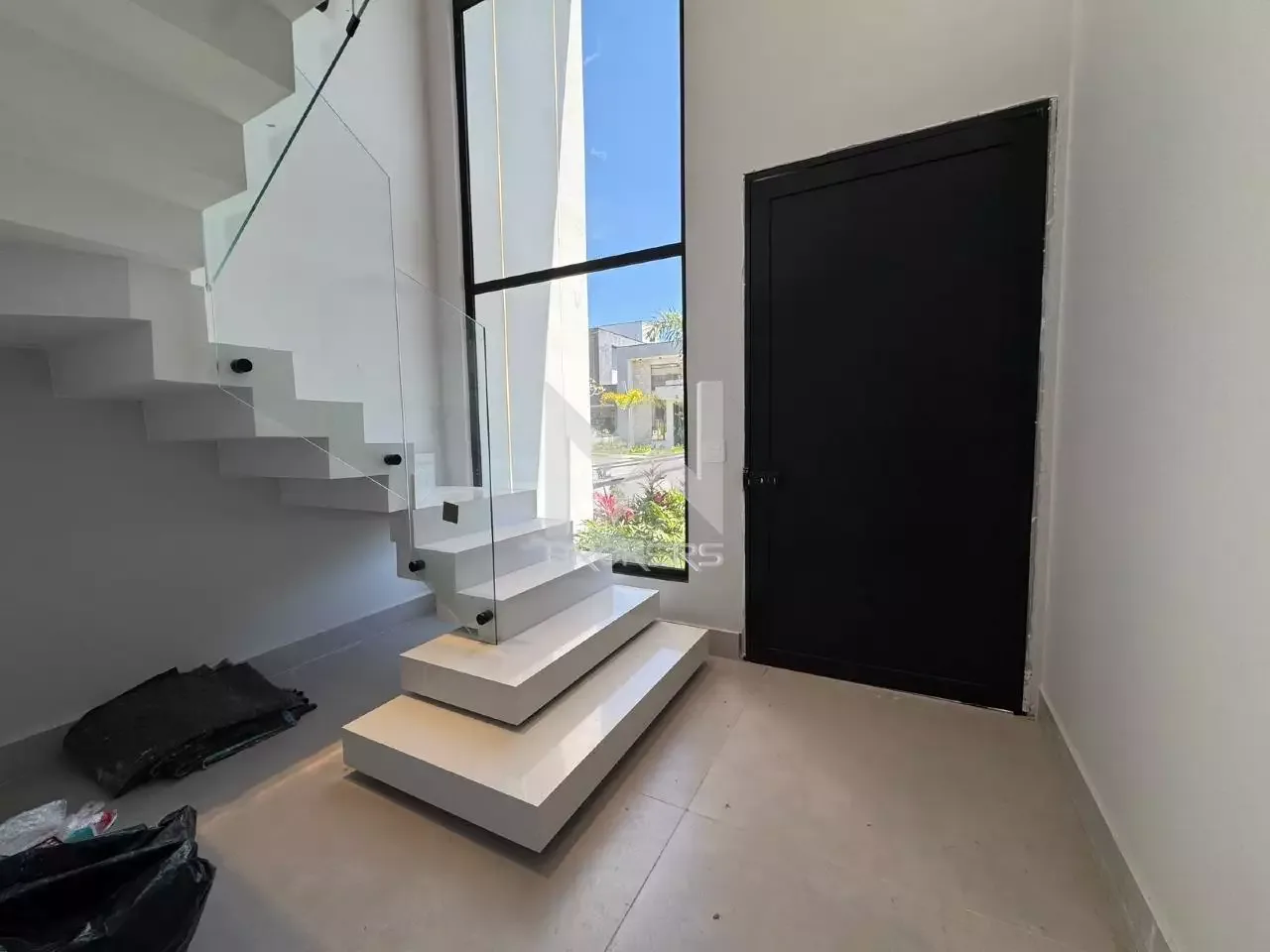Casa em Condomínio à venda no Roncáglia: Entrada