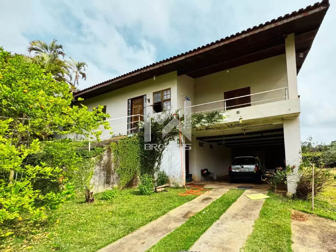 Casa em Condomínio à venda no Condomínio Chácaras do Lago: fachada