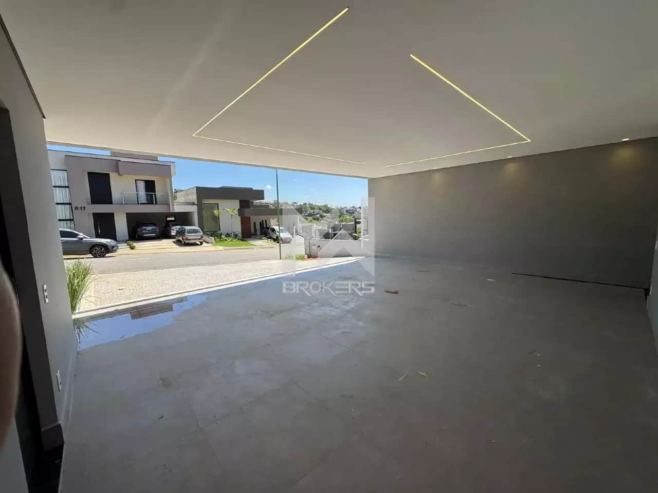 Casa em Condomínio à venda no Roncáglia: Garagem