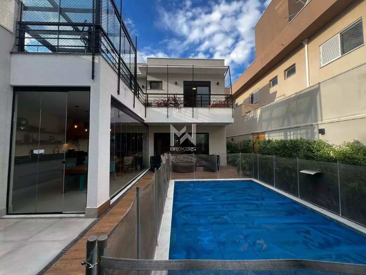 Casa em Condomínio à venda no Condomínio Zurich Dorf: fundos