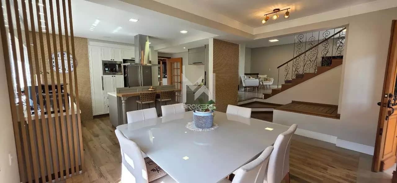 Casa em Condomínio à venda no Paiquerê: Sala de jantar e cozinha