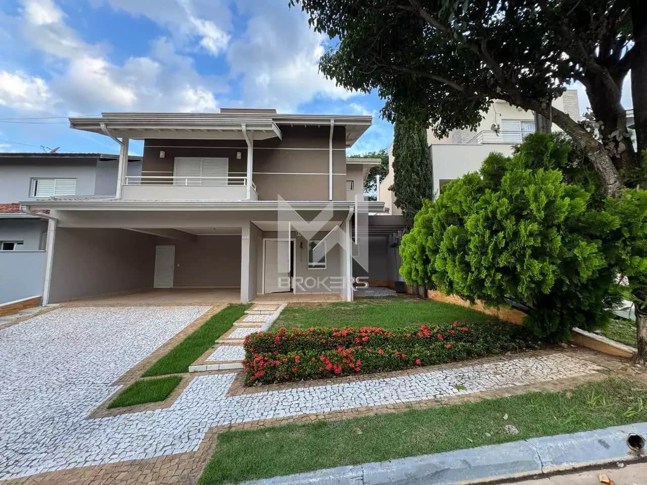 Casa em Condomínio à venda no Condomínio Jardim das Palmeiras: Fachada