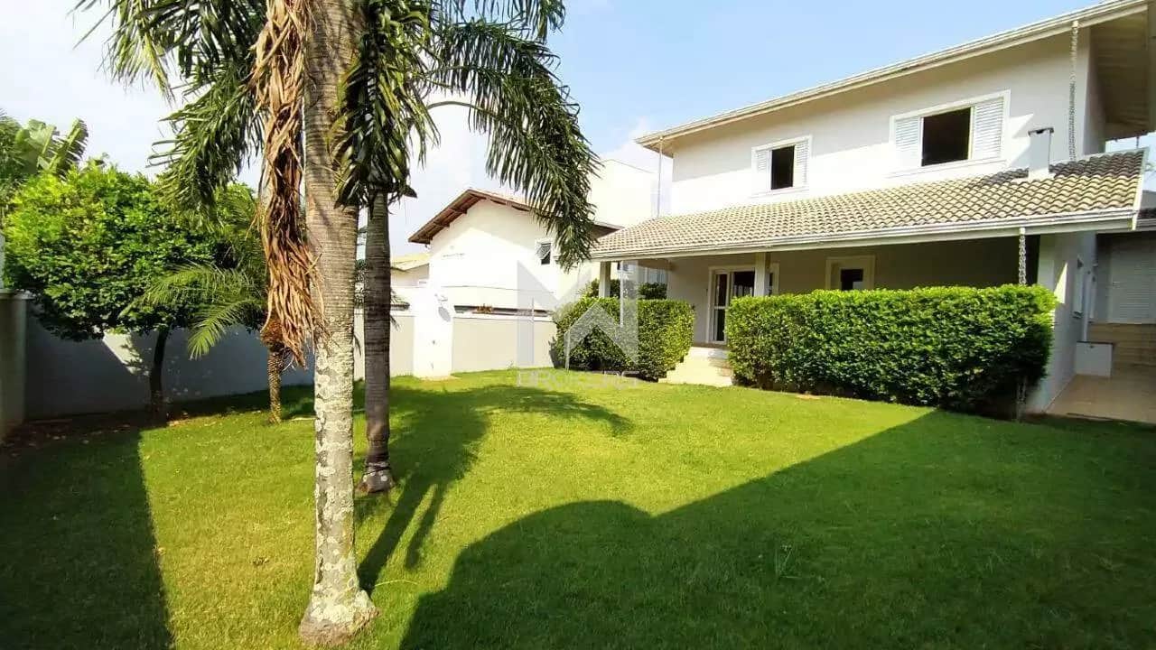 Casa em Condomínio para aluguel no Loteamento Recanto dos Paturis: Quintal