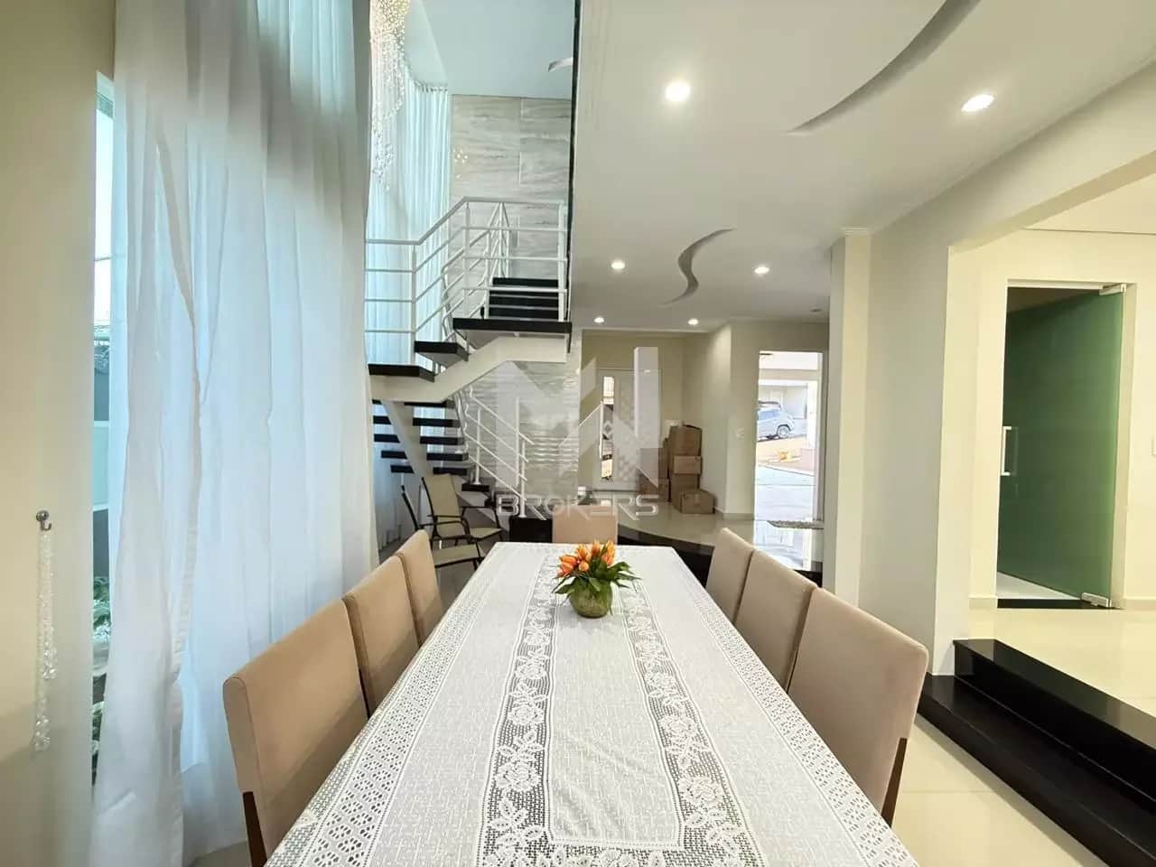 Casa em Condomínio à venda no Condomínio Terras de São Francisco: sala de refeições