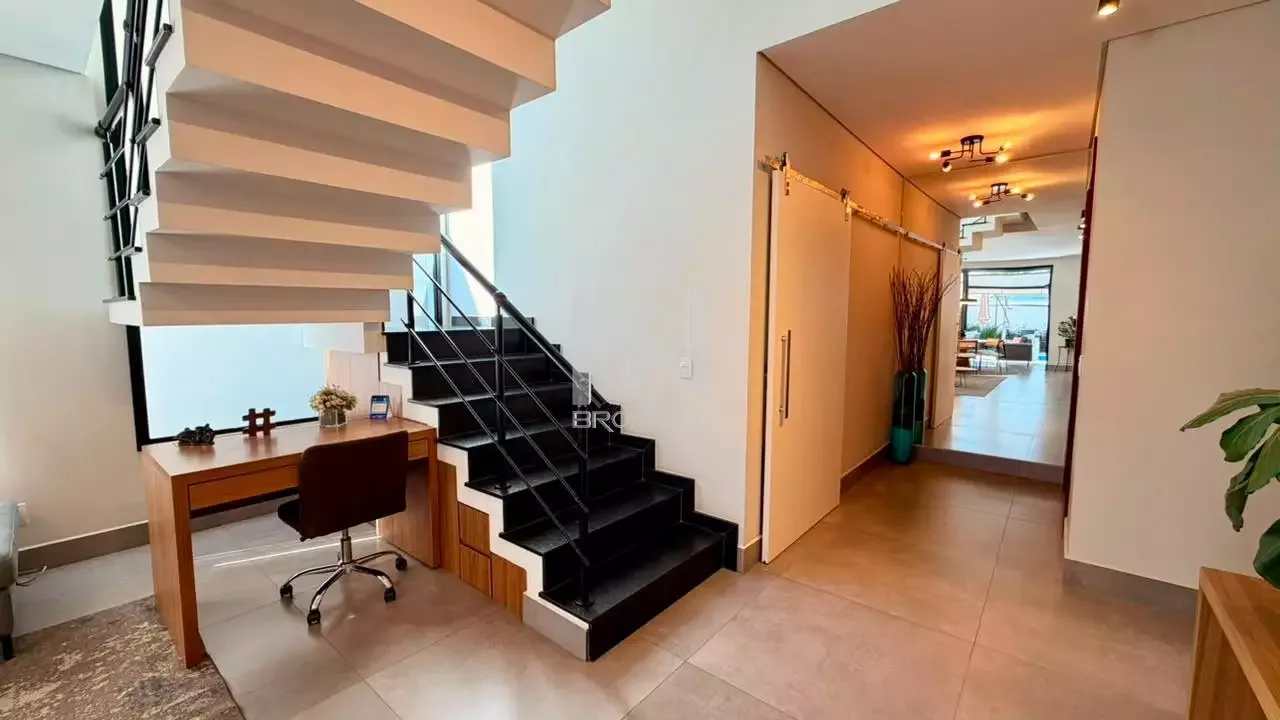 Casa em Condomínio à venda no Swiss Park: Hall