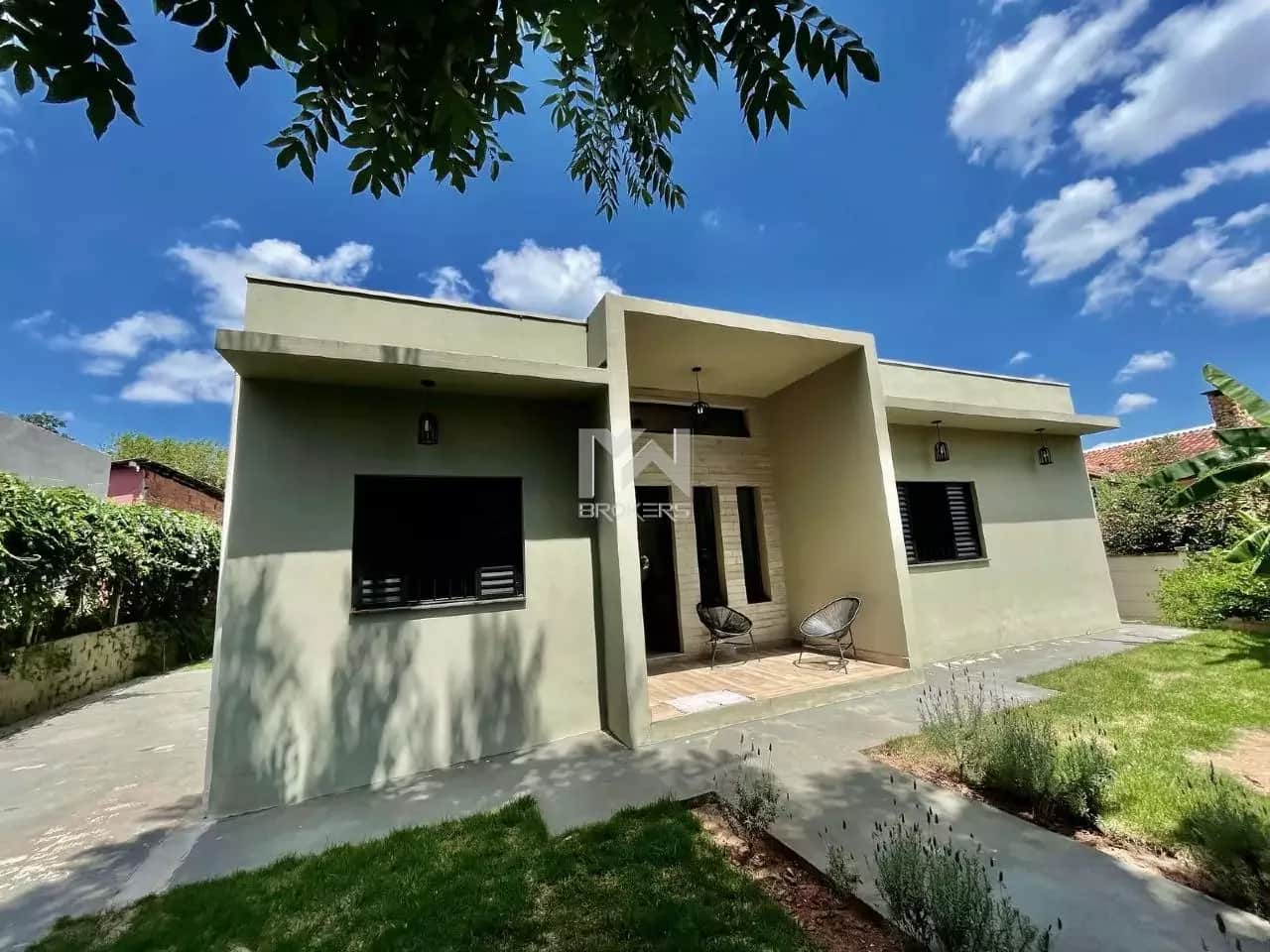 Casa em Condomínio à venda no Condomínio Chácaras do Lago: Fachada