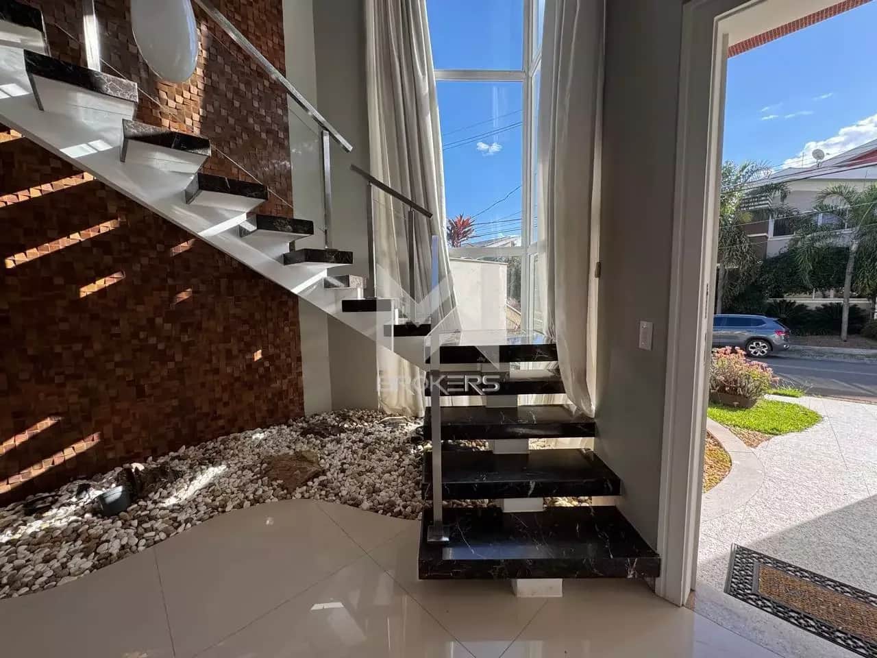Casa em Condomínio à venda no Swiss Park: Escada