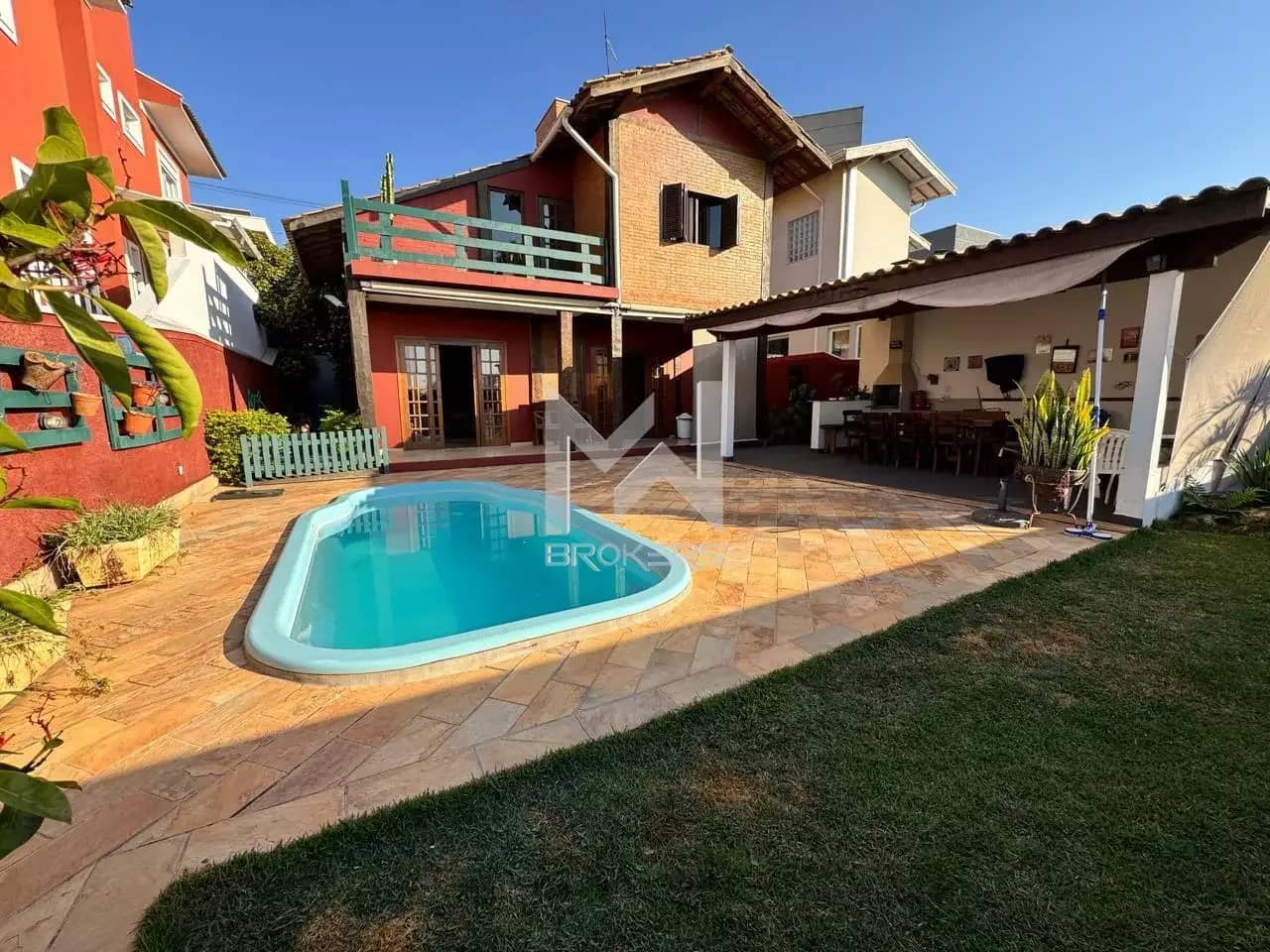 Casa em Condomínio à venda no Condomínio Terras de São Francisco: fundos