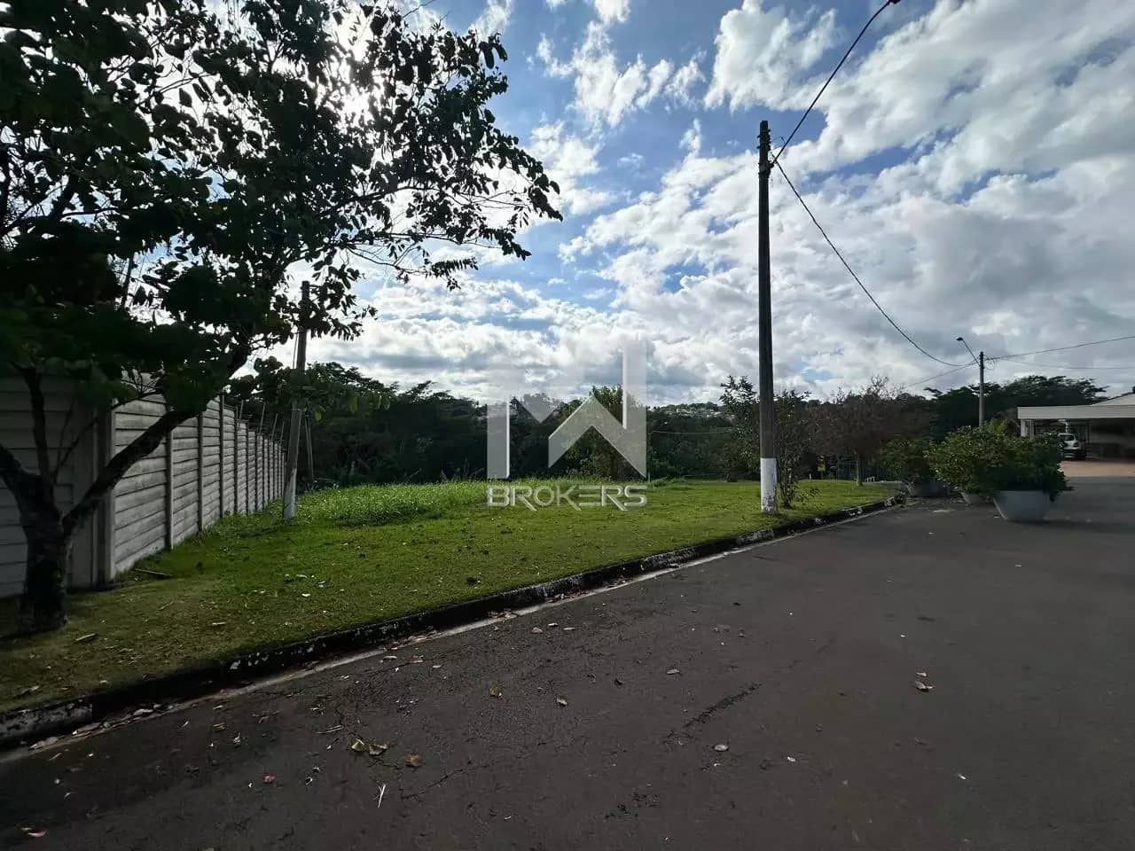 Terreno à venda no Condomínio Terras de São Francisco: Frente