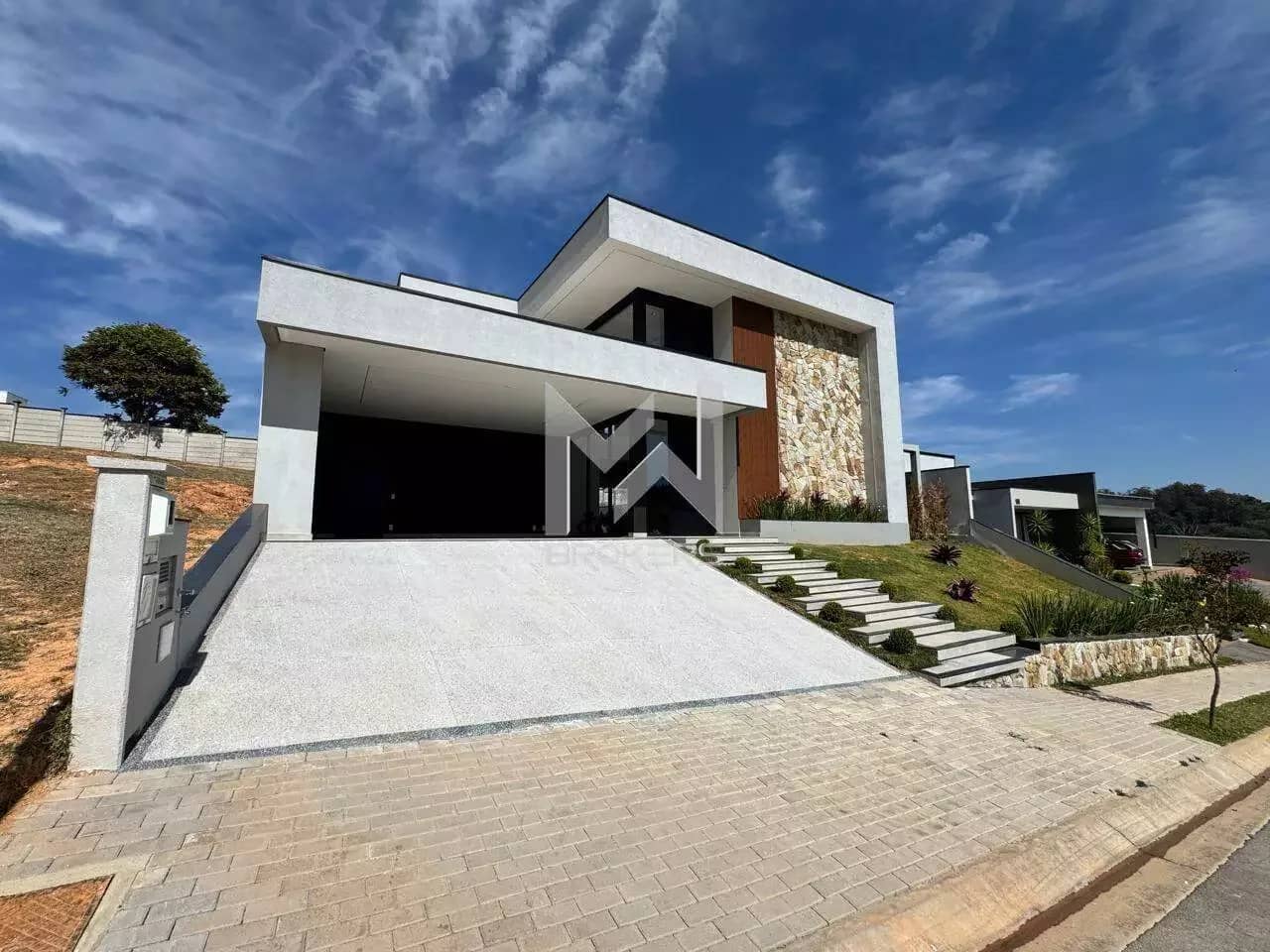 Casa em Condomínio à venda no Santa Cândida: fachada
