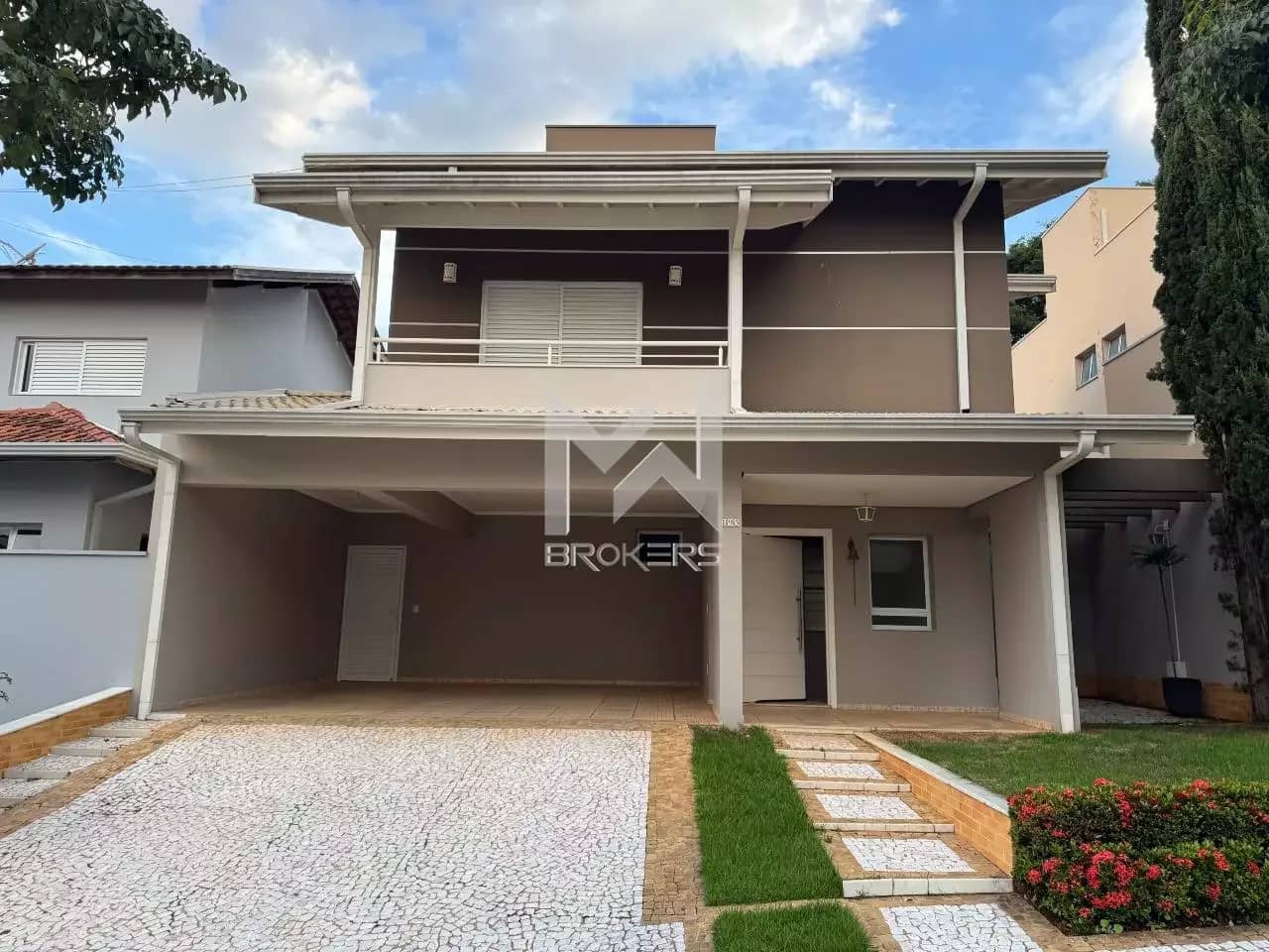 Casa em Condomínio à venda no Condomínio Jardim das Palmeiras: Fachada